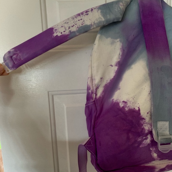 Backpacks - Picture 4 of 5